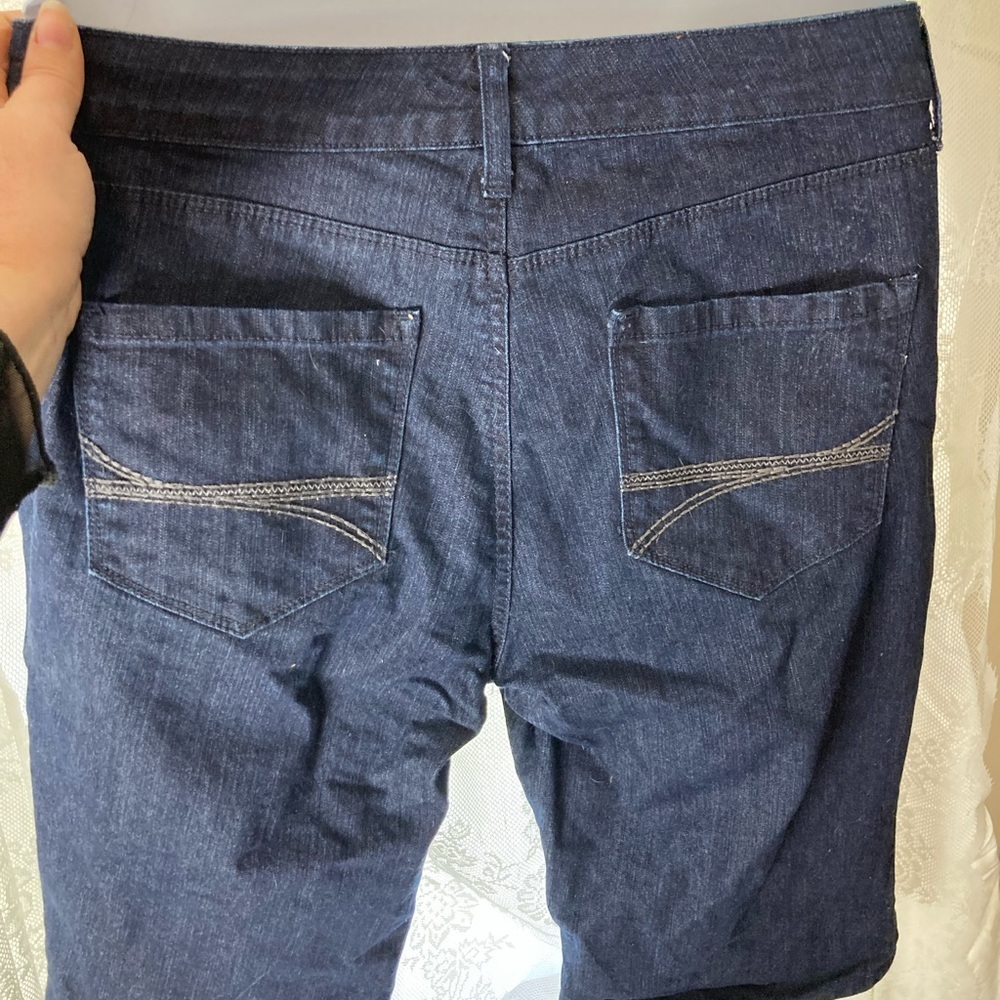 Bandolino Dark Blue Denim Shorts with pockets Excellent cond size 6 - Picture 2 of 4